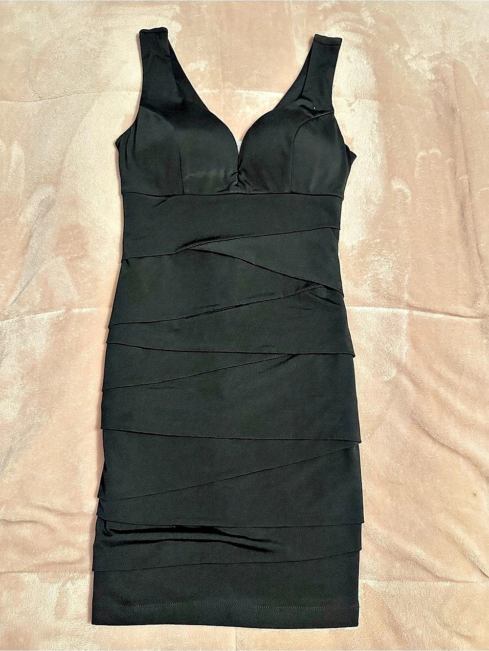 Emerald Sundae Black Ruched Mini Dress Size Medium